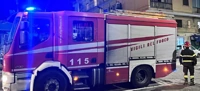 Incendio in una palazzina a Scampia, forse matrice dolosa