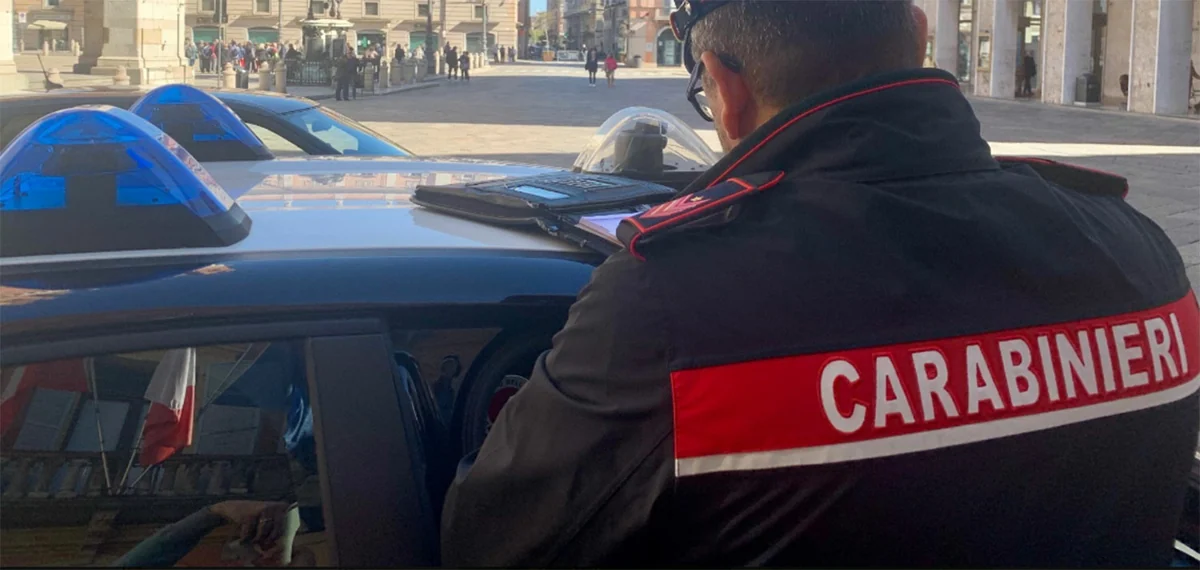 Spari nel Napoletano contro un condominio