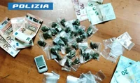 Dal Vesuviano a Napoli con la droga, arrestato un 21enne
