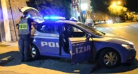 Controlli della Polizia a Chiaia, sanzionata attività commerciale