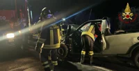 Incidente stradale in Sardegna, scontro tra auto e bus: un morto