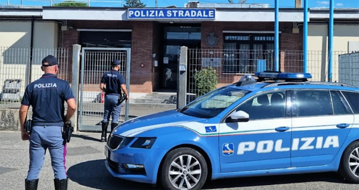 Guidava auto rubata e con telaio contraffatto, denunciato giovane del Vesuviano
