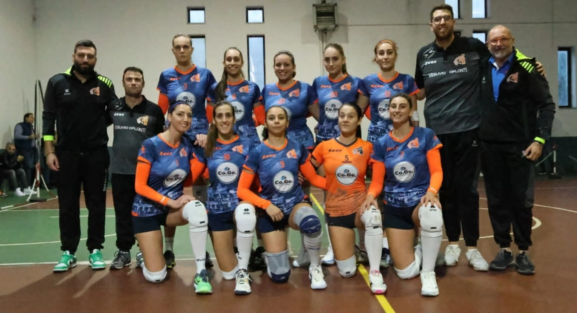 La Vesuvio Oplonti Volley torna alla vittoria: 3-0 con il Benevento