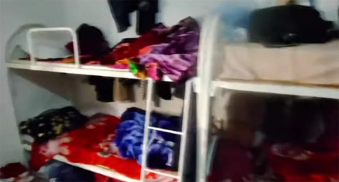 Ospitava in un appartamento 35 persone, denunciata coppia