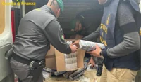 Sigarette di contrabbando, 6 misure cautelari nel Vesuviano. Maxi sequestro della GdF