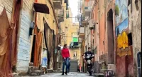 Torre Annunziata - Irma Testa torna nei vicoli del suo quartiere: "Qui è bellissimo"