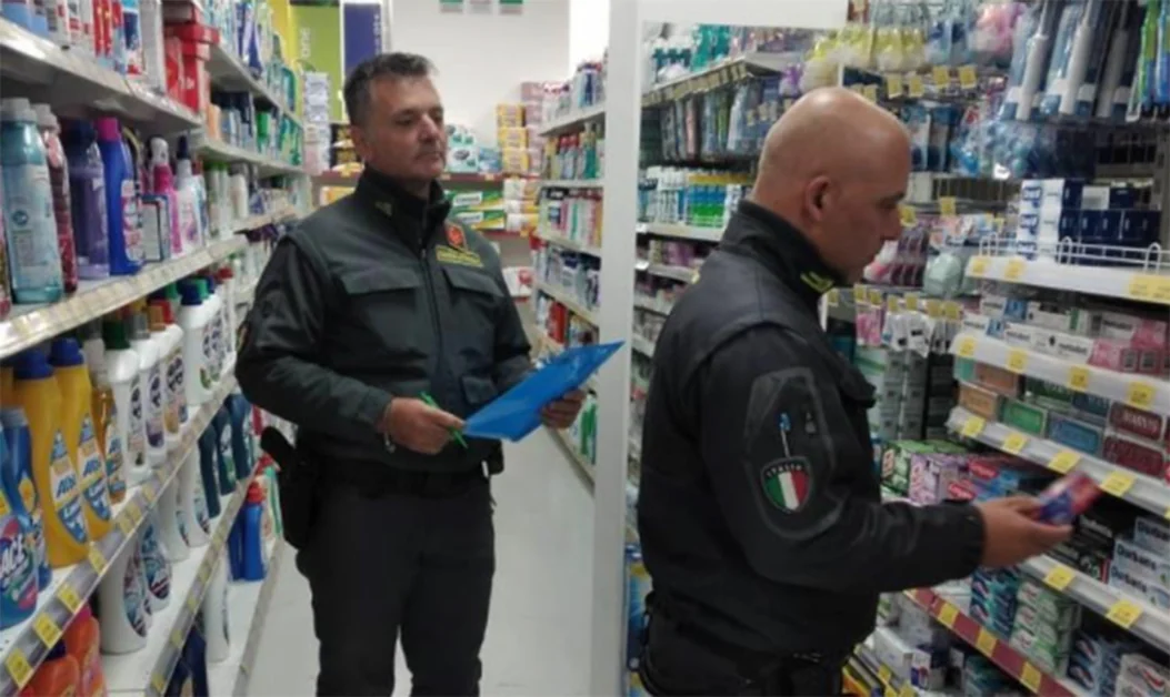 Prodotti non sicuri, maxi sequestro in un negozio a Benevento