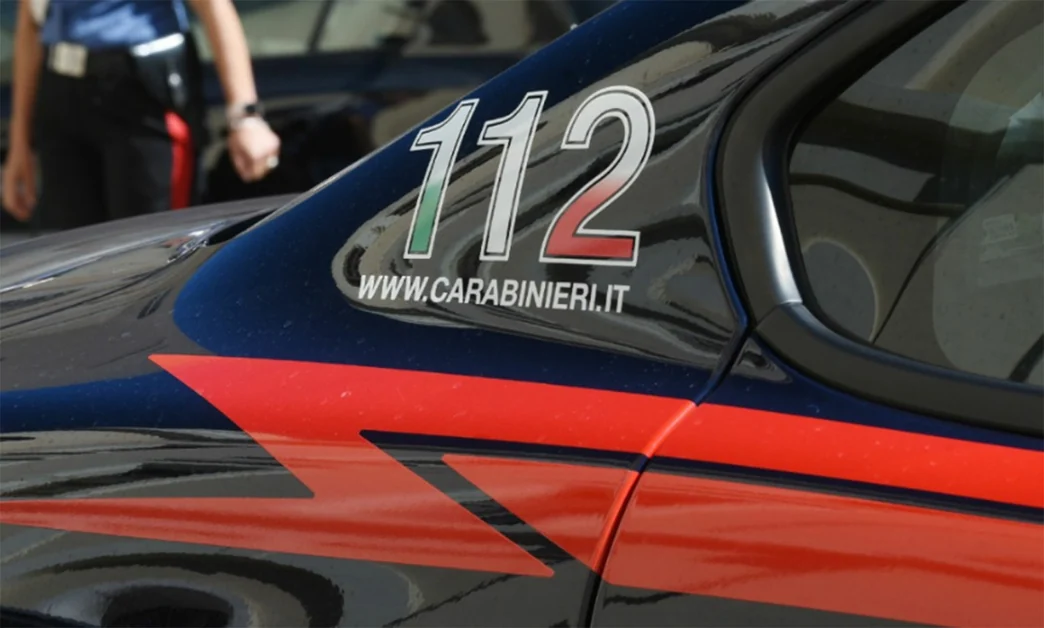 Picchia la compagna davanti al figlio piccolo, arrestato