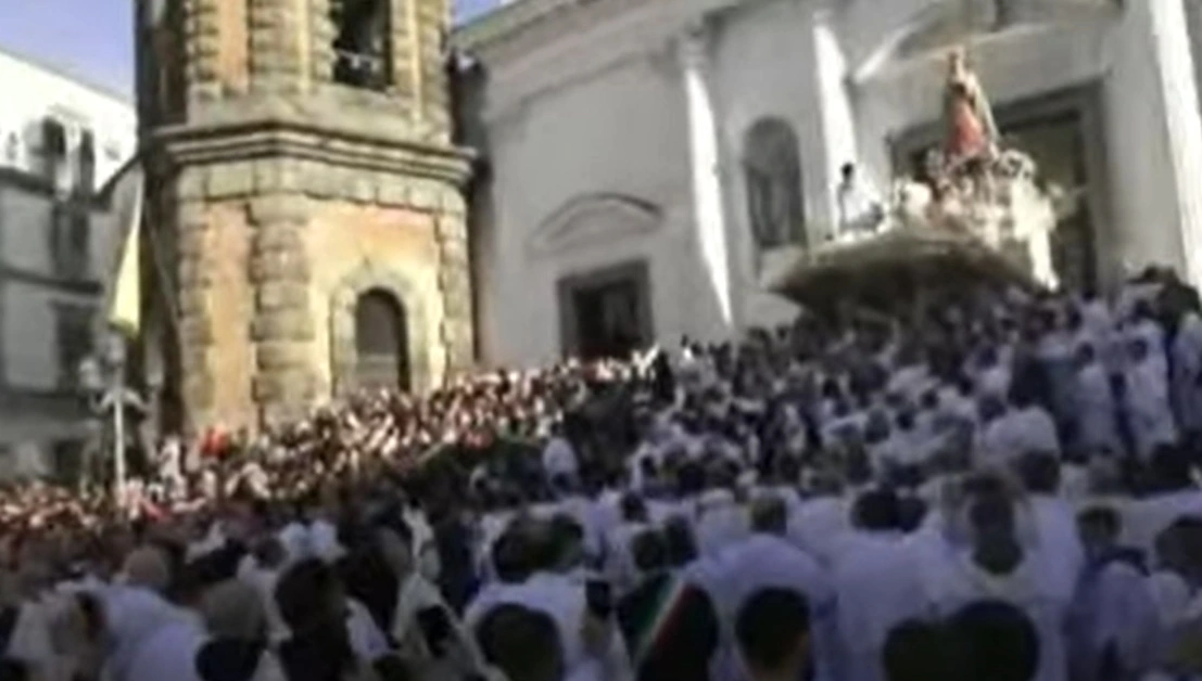 Torre del Greco - Migliaia di cittadini in strada per la Festa dell'Immacolata