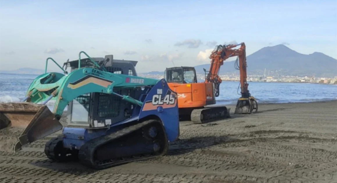 Castellammare di Stabia - Concluso il maxi intervento di pulizia dell'arenile