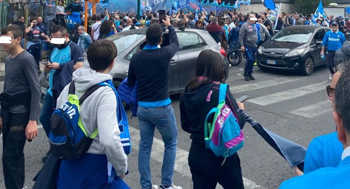 Emessi 4 Daspo per possesso di artifizi durante la partita Napoli - Union Berlino