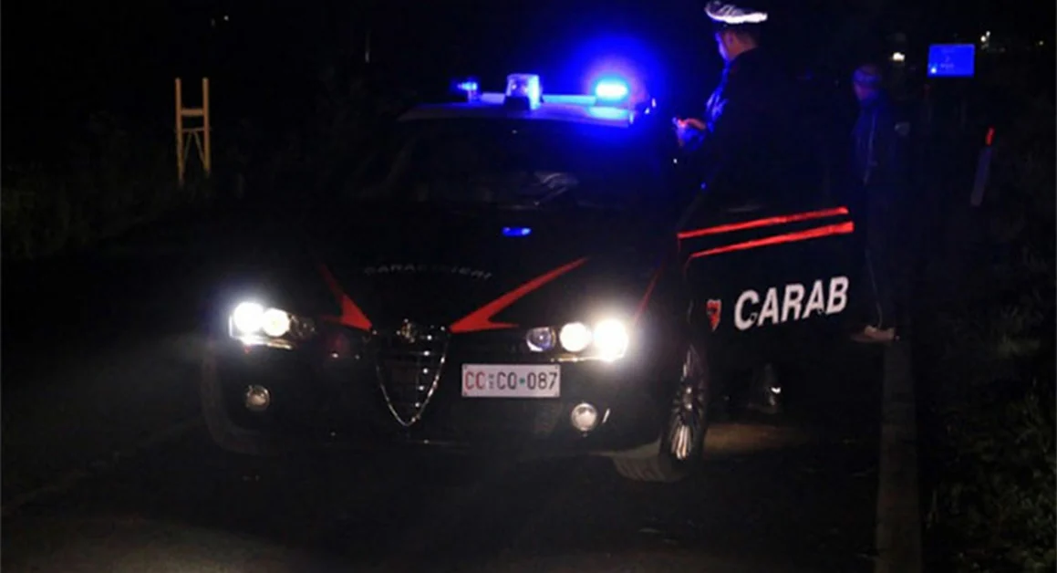Castellammare - Rubano un'auto e fuggono inseguiti dai Carabinieri: in manette 22enne