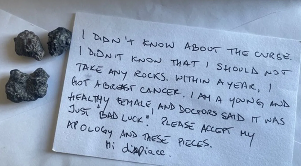 Turista trafuga reperti in pomice dagli Scavi di Pompei, si ammala di cancro e li restituisce