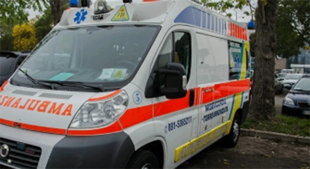 Torre Annunziata - Donna 90enne accusa malore, interviene il 118: in casa degrado e abbandono