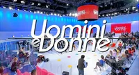 Uomini e Donne, anticipazioni: una coppia lascia a sorpresa il Trono Over