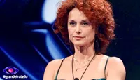 Grande Fratello, la regia censura Beatrice: cos'è successo dopo l'aereo dei fan