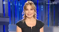 Barbara D'Urso, la promessa ai fan all'uscita dagli studi di Domenica In