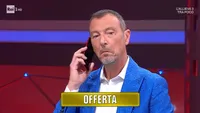 Affari Tuoi, Amadeus svela il profilo social del "Dottore"