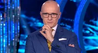 Grande Fratello, Signorini annuncia una "carneficina": televoto e sondaggi. Cos'accadrà questa sera
