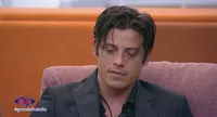 Grande Fratello, Alessio viola il regolamento e fa infuriare un autore: "Non puoi farlo"
