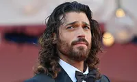 Can Yaman, al via le riprese di Sandokan. Nel cast anche un iconico attore di Gossip Girl