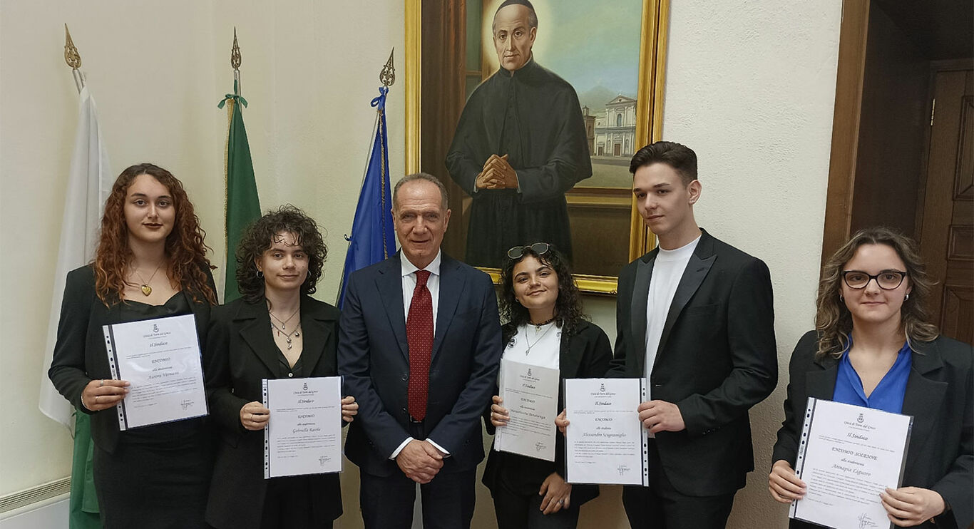 Torre del Greco - Encomi ai cinque studenti dell'istituto Degni protagonisti a Ginevra