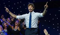 La Rai blinda Stefano De Martino con un contratto pluriennale: condurrà Affari Tuoi