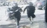Torre Annunziata - Raid armato al Lido Azzurro: sparati tre colpi di pistola ad altezza d'uomo