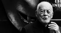 Torre Annunziata - Dino De Laurentiis: l'infanzia, la giovinezza e i tre matrimoni