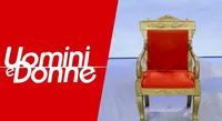 Uomini e Donne, c'è ancora un trono vuoto: amato ex gieffino in lizza per occuparlo