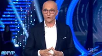 Grande Fratello, ex gieffina distrugge Signorini: "Cacciata dalla Casa mentre ero in pigiama"