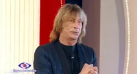 Grande Fratello, Enzo Paolo torna nella Casa e riporta informazioni dall'esterno: cos'è successo