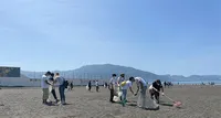 Rissa in campo: gli Under 17 del Savoia impegnati a pulire le spiagge di Torre Annunziata