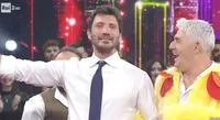 Stefano De Martino chiude in lacrime Stasera Tutto è Possibile: "Ci rivedremo qui, o forse altrove"