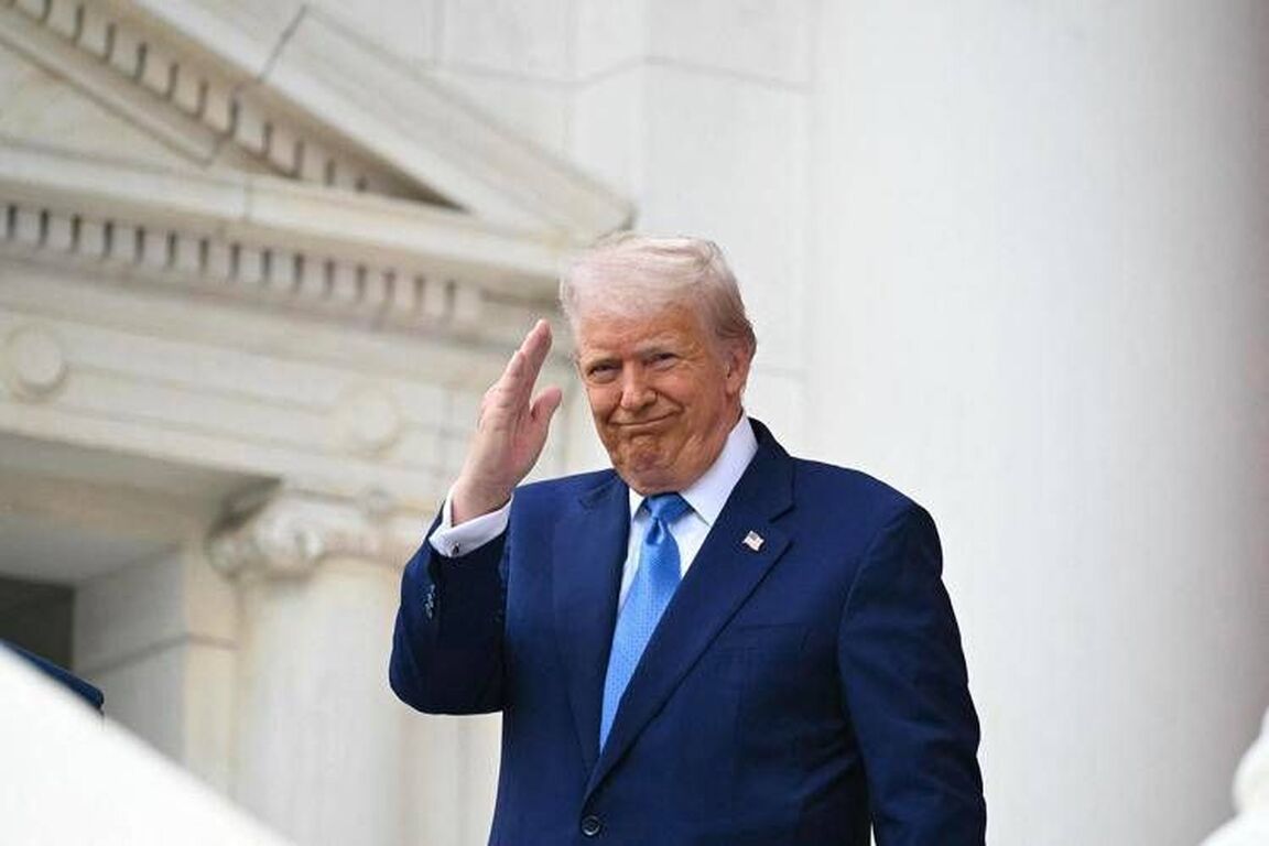 Trump, autocelebrazione al Memorial Day: "Dio mi ha riportato alla Casa Bianca"