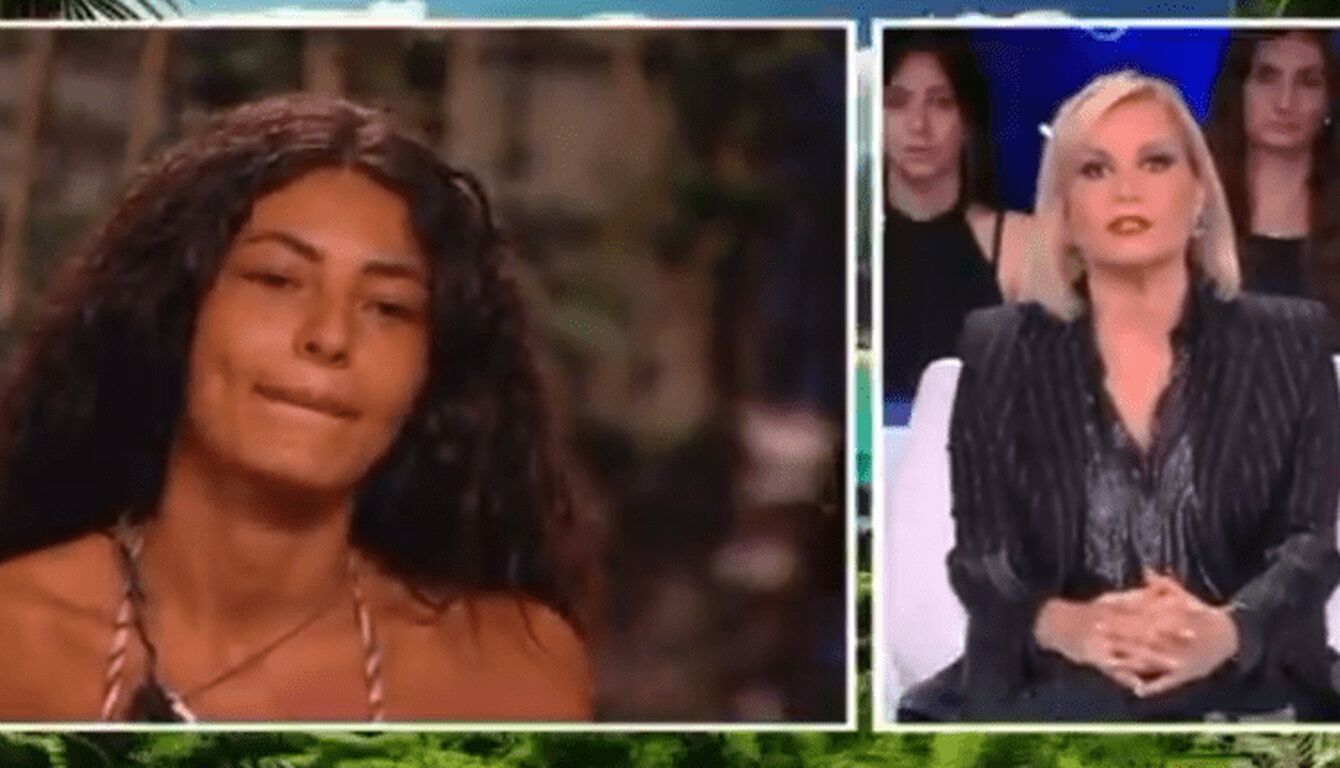 Isola dei famosi, Simona Ventura contro Jasmine: "Chiedi scusa a Chiara. Come ti permetti?"