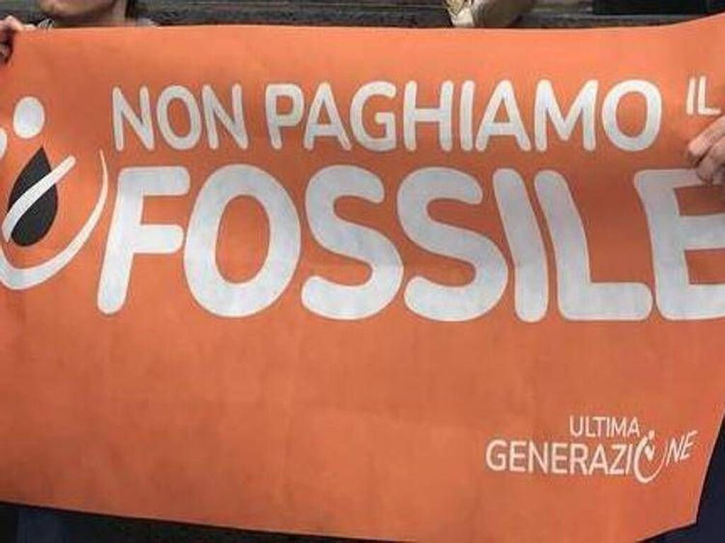 Blitz a Fontana di Trevi, assolti attivisti Ultima Generazione