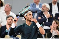 Musetti salta il Queen's dopo l'infortunio al Roland Garros. Verso il forfait anche Berrettini