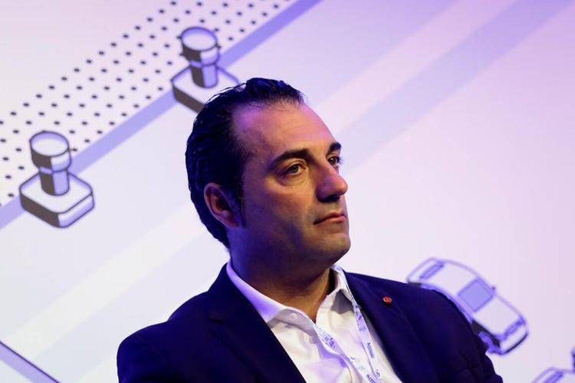 Stellantis, Filosa assume ruolo di ceo e annuncia nuova leadership team: tre italiani in squadra