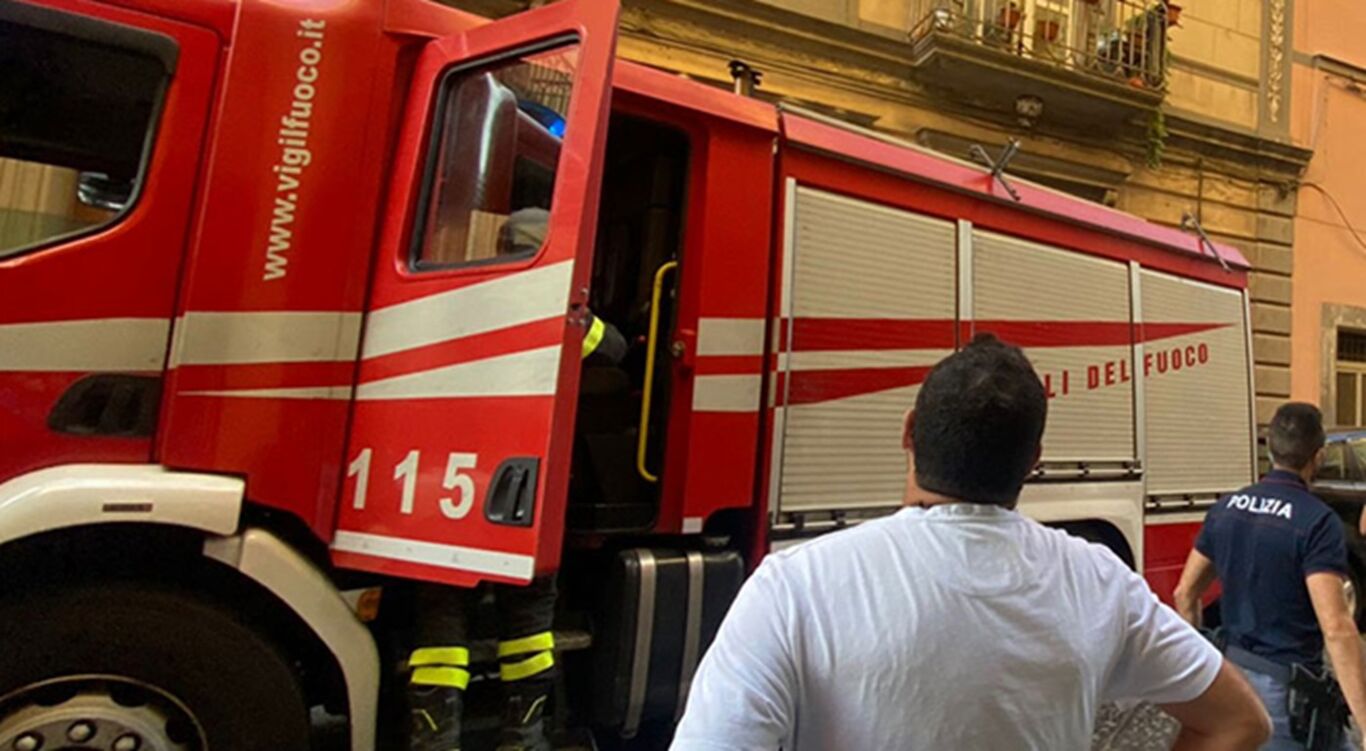 Torre del Greco - Esplosione in un'abitazione:  ferito un 64enne