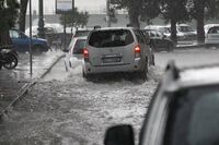 Nubifragio in Campania, bomba d'acqua a Bacoli e strade allagate a Napoli