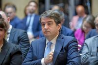 Dazi, Fitto: "Interesse reciproco che partita finisca bene, ma non sarà a impatto zero"